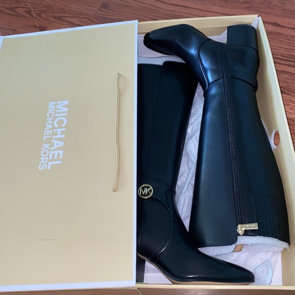 Michale Kors Boots - Picture 2 of 5